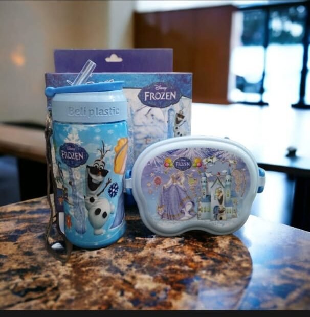 water bottle with lunch box