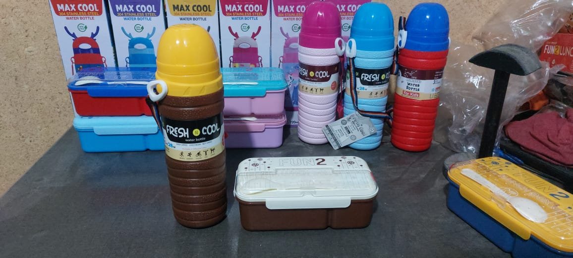 "Hot & Cold Water Bottle with Lunch Box - BPA-Free & Leak-Proof" - Image 2